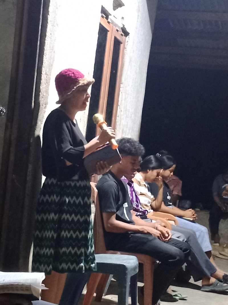 Foto : Pendeta Elsy A. Hilly, S.Th